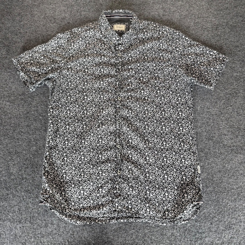 7 Diamonds Shirt Mens Medium Floral Short Sleeve Button Up Resort Casual‎ Relax